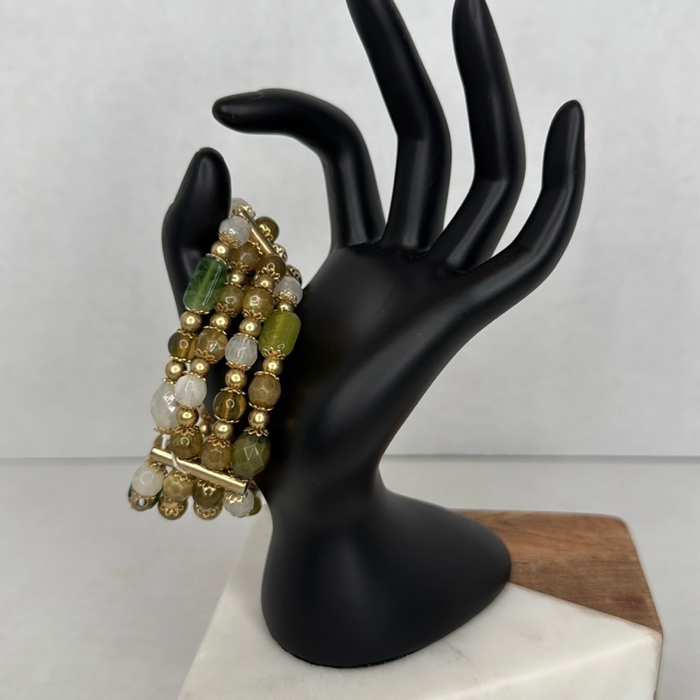 Vintage Gold and Green Beaded Bracelet lot C41